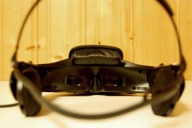 Sony HMZ-T1