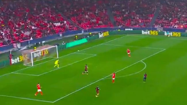 Barcelonas vanvittige 5-4-seier hadde kanskje det mest absurde målet noensinne i Champions League