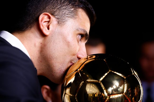 Rodri hevder midtbanespillernes uerkjente arbeid: Xavi og Iniesta ville vært stolte