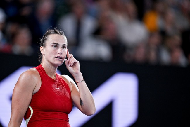 Direktøren for Dubai Tennis Championships ber om strengere straffer for spillere som Sabalenka og Swiatek