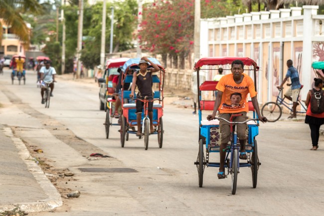 Madagaskars president flykter fra landet i frykt for sitt eget liv