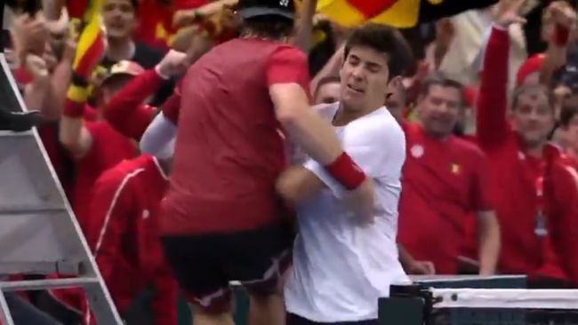 Kontrovers i Davis Cup etter en utilsiktet kollisjon mellom to spillere: En av dem nektet å fortsette å spille