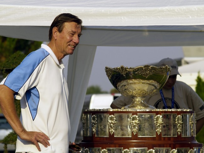 Den kroatiske tennisspilleren og Djokovics mentor Nikola Pilić dør 86 år gammel