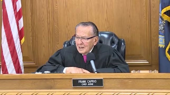 Frank Caprio, verdens snilleste dommer, gikk bort 88 år gammel