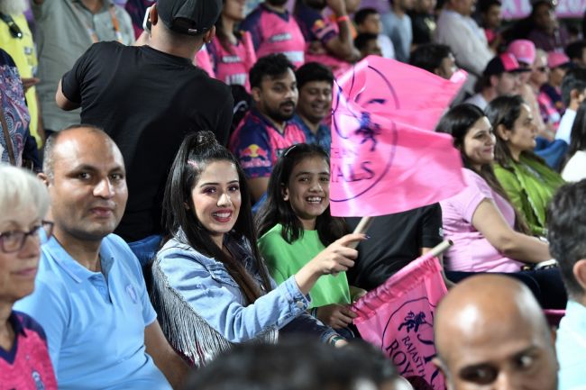 Den indiske cricketligaen suspendert i en uke på grunn av spenninger med Pakistan