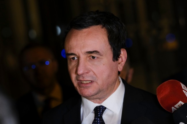 Kosovos statsminister Albin Kurti vinner nyvalg og bryter det politiske dødvannet