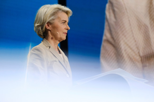 Europa lover fortsatt støtte til Ukraina "på den ene eller andre måten" når krigen går inn i sitt femte år