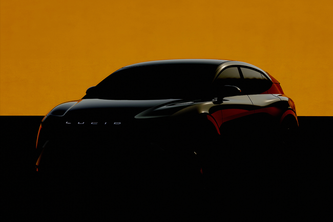 Lucid deler første glimt av sin kommende mellomstore EV