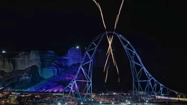 Verdens høyeste, raskeste og lengste berg- og dalbane åpner offisielt i morgen: første offisielle POV