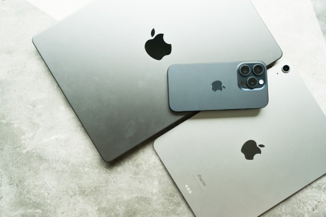 Apple utvikler en billig bærbar Mac-maskin som skal konkurrere med Chromebook, melder Bloomberg News