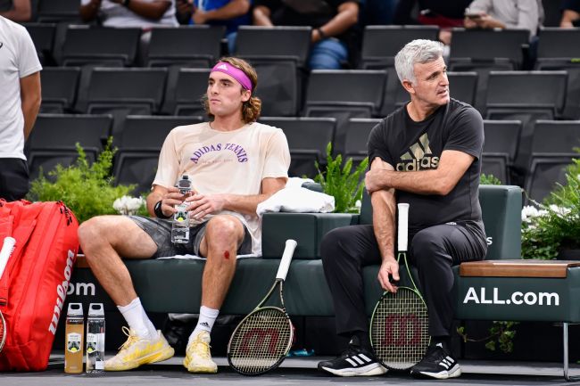 Stéfanos Tsitsipás forsoner seg med faren, men må forlate Canada i utide