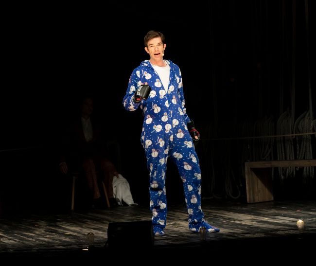 John Mulaney om å bli med i DCU: "Det ville vært en pengegreie"