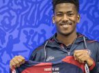 Fransk fotballspiller fra Cagliari ligger i kunstig koma etter &aring; ha v&aelig;rt n&aelig;r ved &aring; drukne i et sv&oslash;mmebasseng