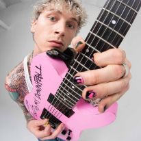 media/12/machinegunkelly_4141263t.jpg