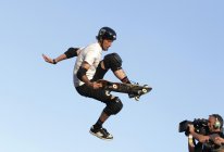 media/12/tonyhawkantyder_1161244t.jpg