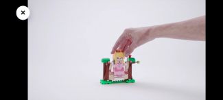 Dai un'occhiata più da vicino a LEGO Peach