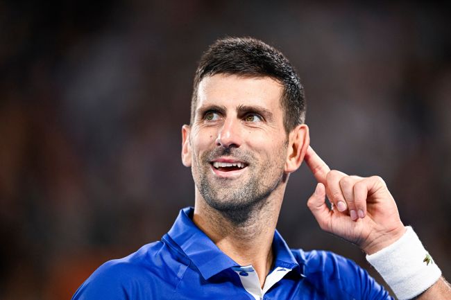 Novak Djokovic avslører at han ble forgiftet på et hotell i Melbourne i 2022, da han ble arrestert og deportert
