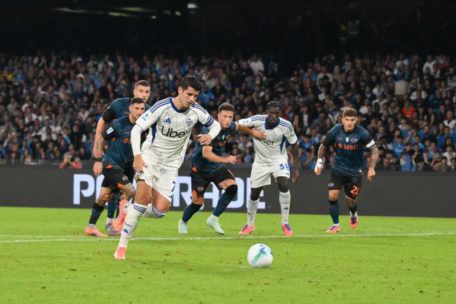 Comos manager Cesc Fábregas skjeller ut Álvaro Morata offentlig etter et rødt kort: "Jeg forventer mer av ham"