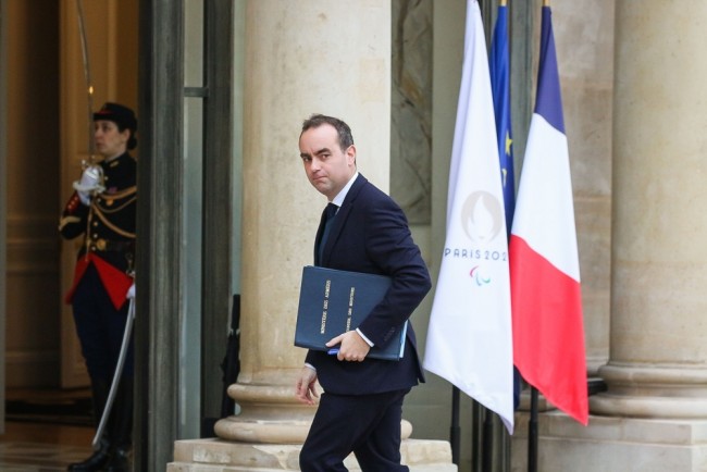 Macron velger Lecornu som ny statsminister