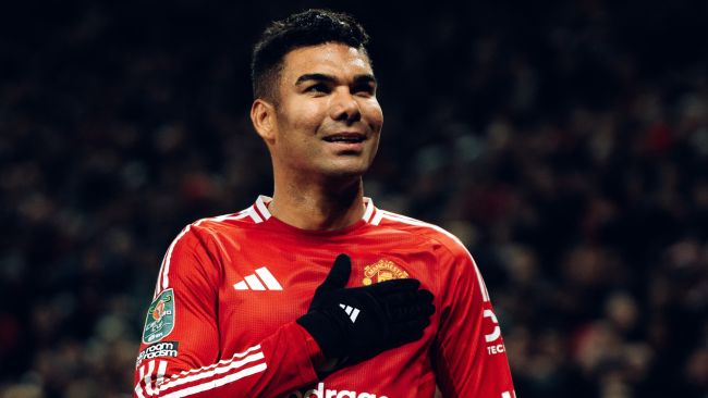 Manchester United er tilbake i form med 5-2-seier i Van Nistelrooys første kamp