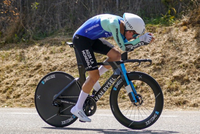 Paul Seixas, ny sykkelsensasjon i Frankrike, avviser sammenligninger om å være bedre enn Pogacar på hans alder