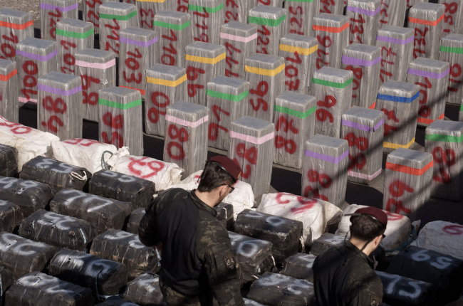 Nesten 10 tonn kokain funnet begravd i salt på et skip utenfor Kanariøyene