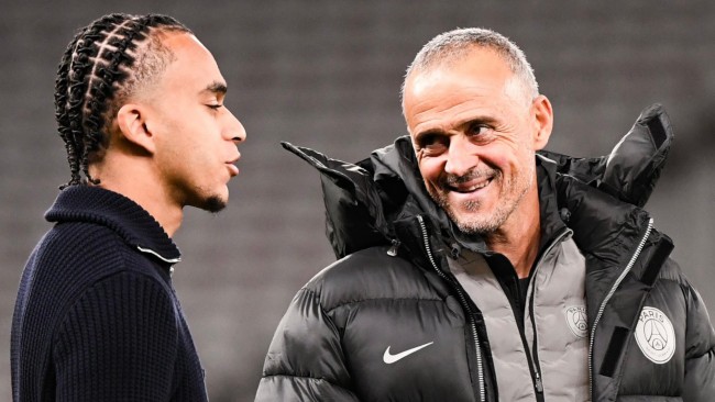 Ethan Mbappé scorer sitt første Ligue 1-mål mot sin tidligere klubb PSG med broren Kylian til stede