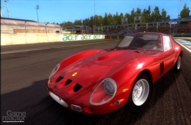 Ferrari 250 GTO slår auksjonsrekord ved å bli solgt for hele 42 millioner pund.