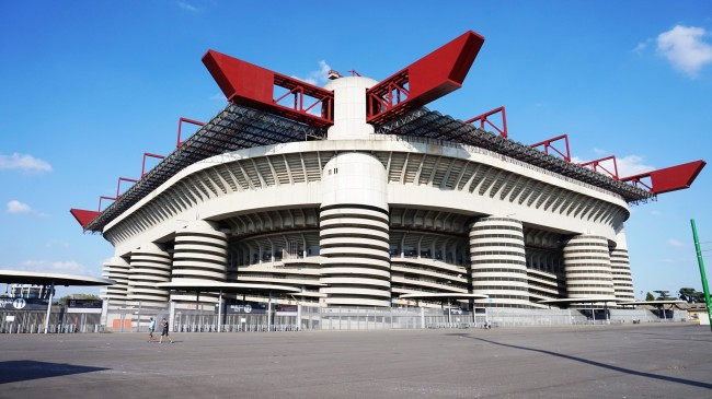 Inter og Milan kjøper San Siro stadion for 197 millioner euro, skal rives og bygges opp igjen