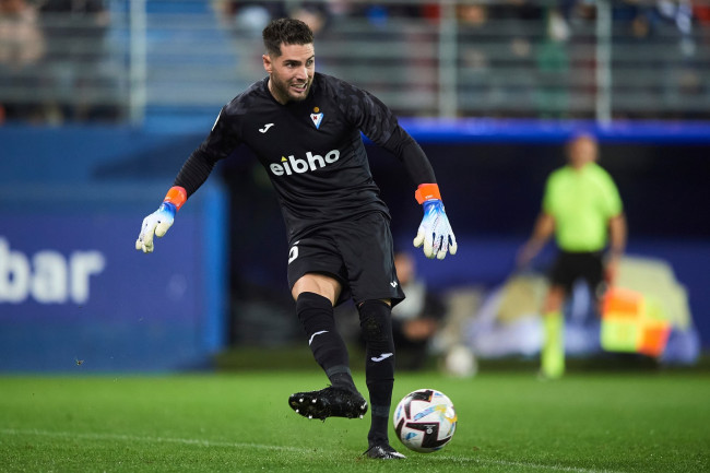Algerias landslagstrener har fortsatt tillit til målvakten Luca Zidane, selv om han slapp inn et hat-trick fra Messi
