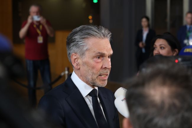 Nederlands statsminister søker parlamentarisk støtte etter regjeringskollaps