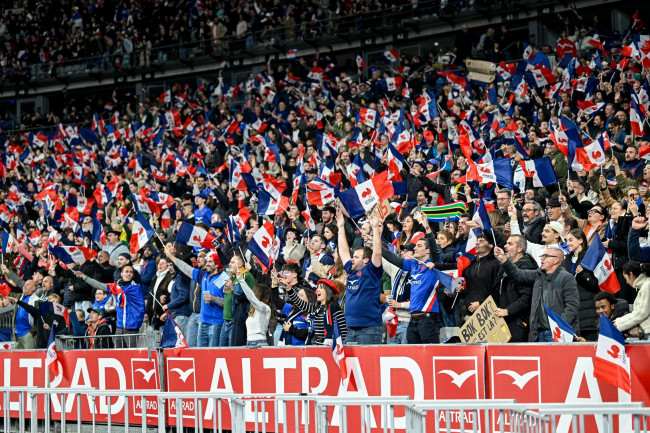 Frankrike slår Wales i Six Nations og sikter mot Grand Slam i rugby