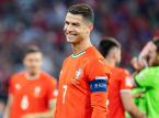 Cristiano Ronaldo kj&oslash;per 25 % av aksjene i UD Almer&iacute;a, en andalusisk klubb p&aring; andre niv&aring;