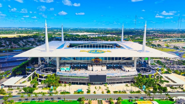 UEFA tar den "beklagelige avgjørelsen" om å arrangere LaLiga- og Serie A-kamper i Miami og Australia