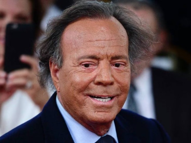 Julio Iglesias anklaget for seksuelle overgrep av tidligere ansatte