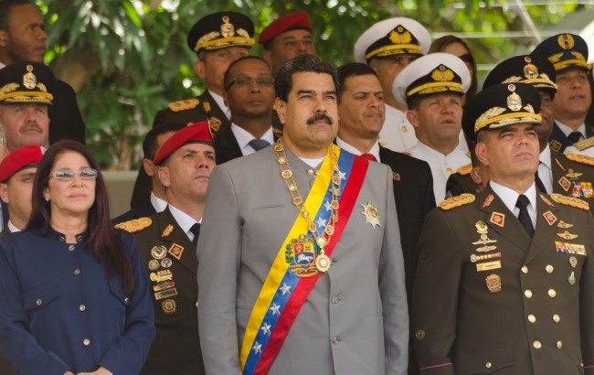 Maduro truer med å bevæpne Venezuela mot USAs tilstedeværelse