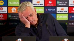 media/25/mourinhoalmostfalls_4492523t.jpg