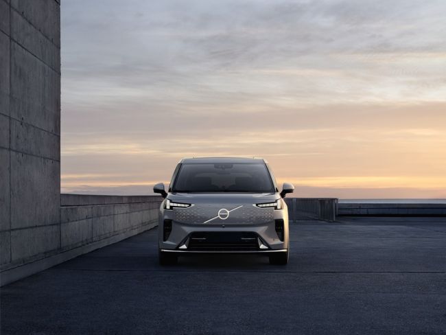 Volvos nyeste elbil har frontlykter formet etter Mjølner.