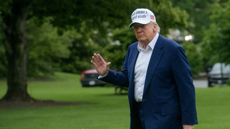 Trump advarer Putin om opptrapping og vurderer ytterligere sanksjoner