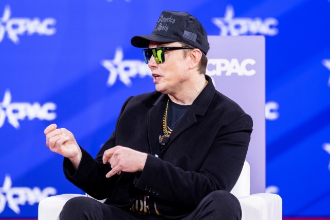 Musk blir verdens første mann med en formue på 600 milliarder dollar