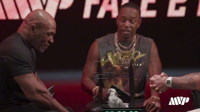 Den bisarre hendelsen bak kulissene av kampen mellom Jake Paul og Mike Tyson, som involverte en due