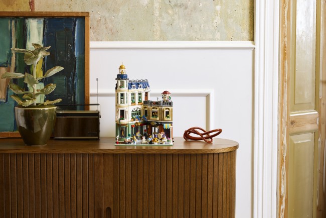 Utvid Lego-byen din med denne herlige og sjarmerende handlegaten