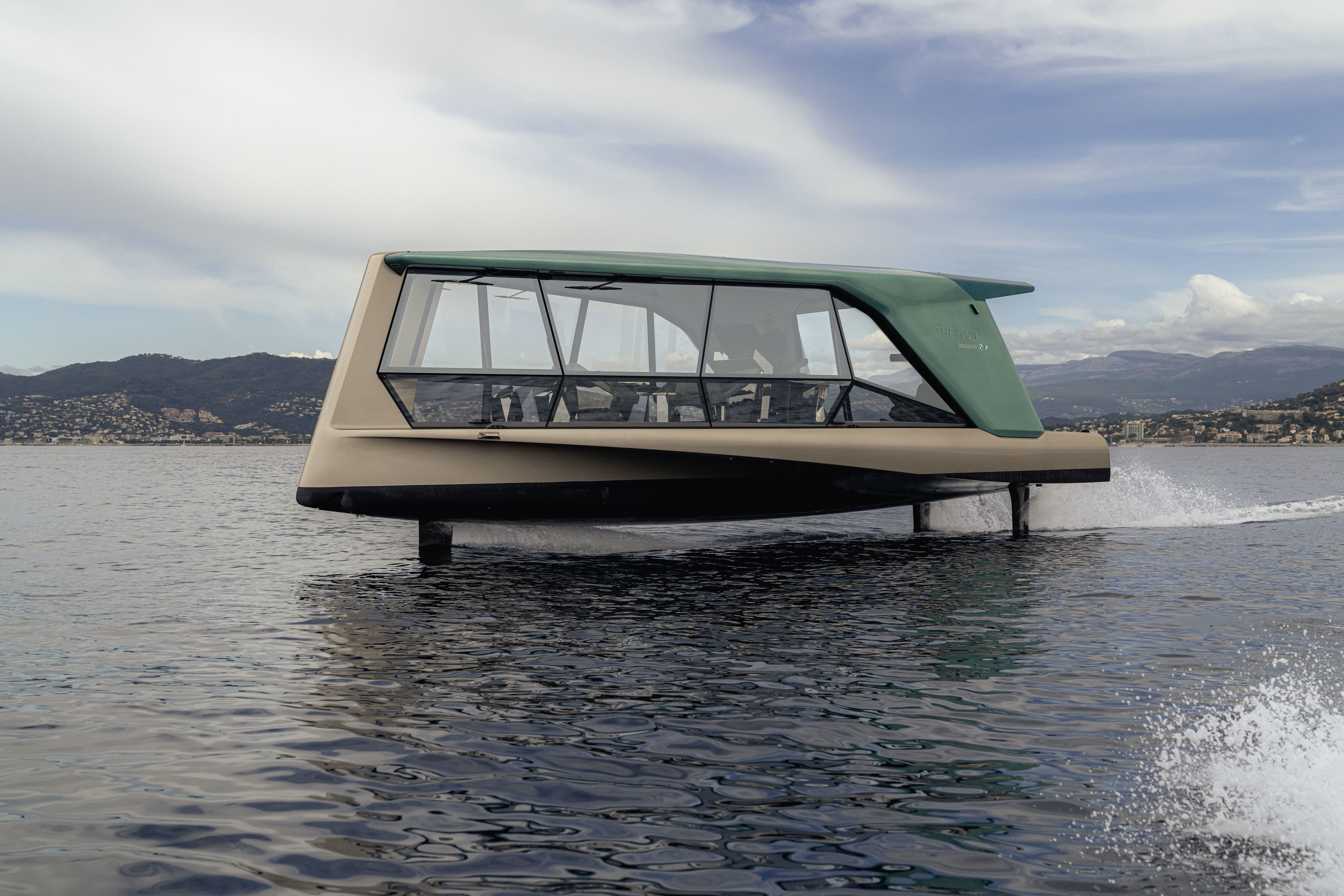 Tyde sta collaborando con BMW su una barca completamente elettrica chiamata The Icon –