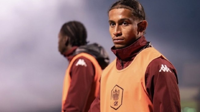 Tahirys Dos Santos' agent sier at Metz-spilleren har 30 % av kroppen forbrent etter den dødelige barbrannen i Sveits