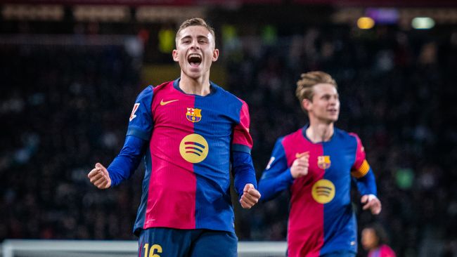 FC Barcelona knuser Valencia 7-1 og er tilbake i kampen om LaLiga