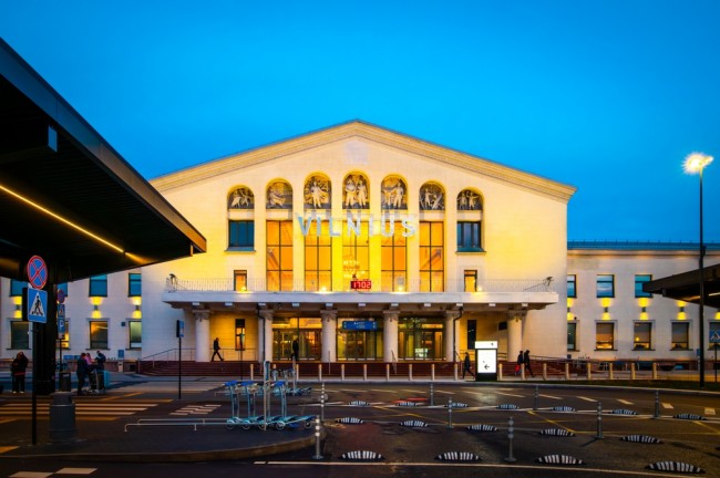 Vilnius lufthavn stenger igjen på grunn av ballonger