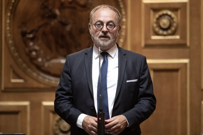 Tidligere fransk senator tiltalt for å ha dopet en parlamentsmedlem