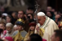 media/38/popefrancispasses_4533803t.jpg