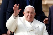 media/38/popefrancispasses_4533833t.jpg