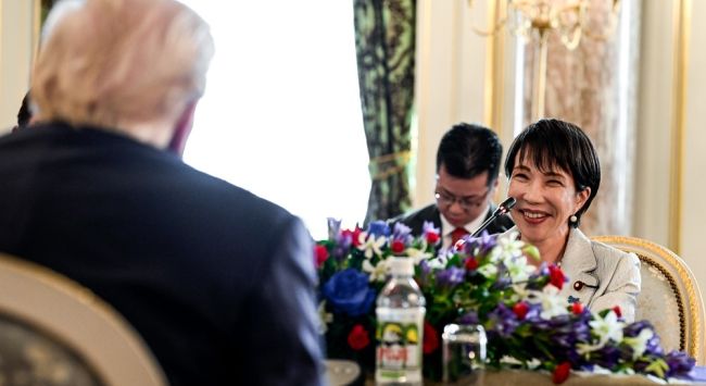 Japans Takaichi sikrer seg en brakseier i valget og fester grepet om makten